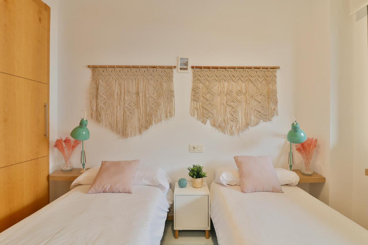 Appartamento C13 Seaside Málaga with pool&parking Esterno foto